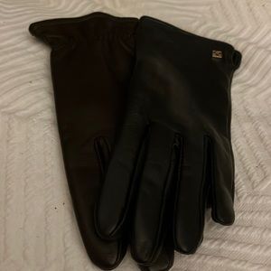 Black NWT black leather gloves